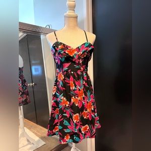 This Billabong dress if perfect for a day in the sun in Hawaii/ sexy date night
